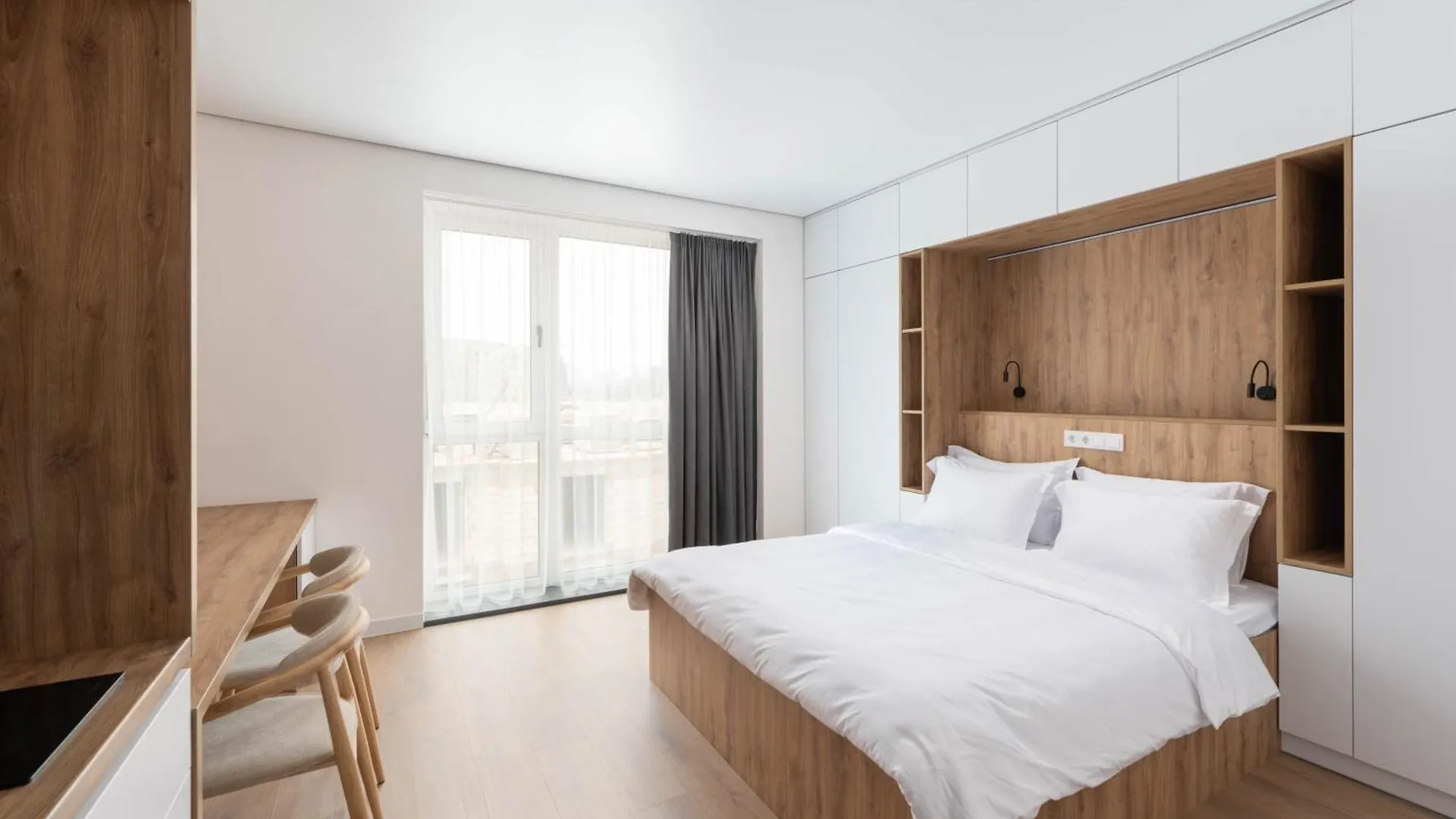Lumen Living Hotel Kyiv 4*,