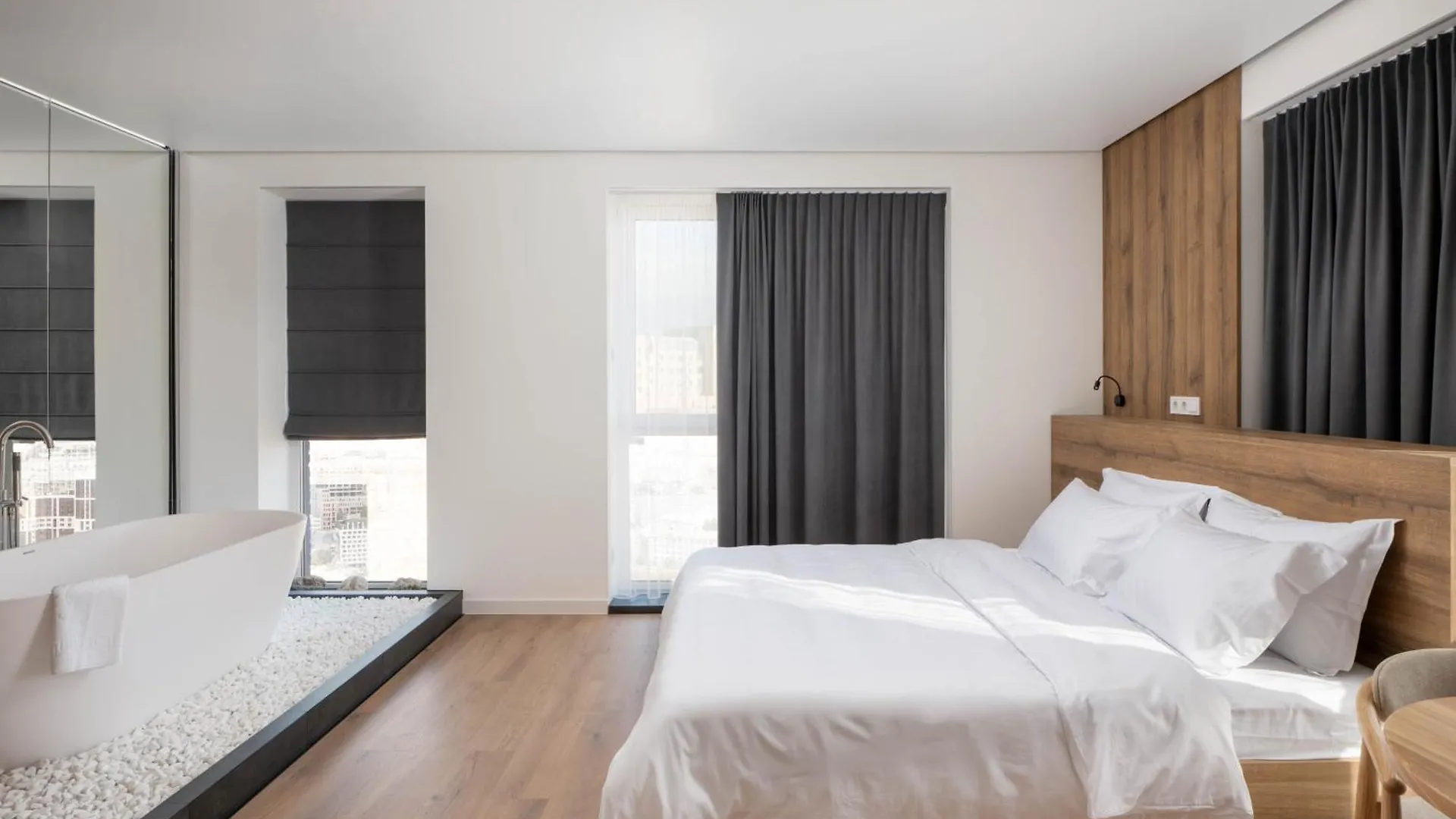 Lumen Living Hotel Kyiv 4*,