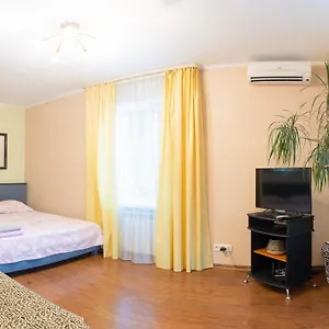 Апартаменты On Derevlyanskaya Street Close To The Downtown, Киев