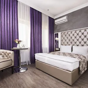 4* Hotel Bonapart By Uhm