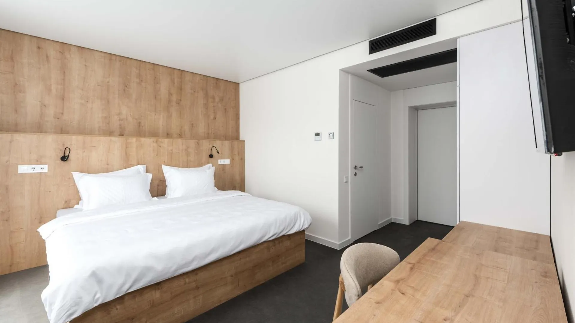 Отель Lumen Living Киев 4*,